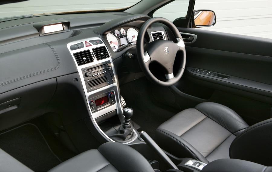  Peugeot 307 2005 года  (фото 17 из 25)